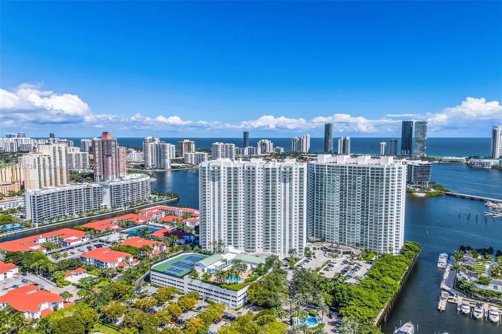 Peninsula I Aventura