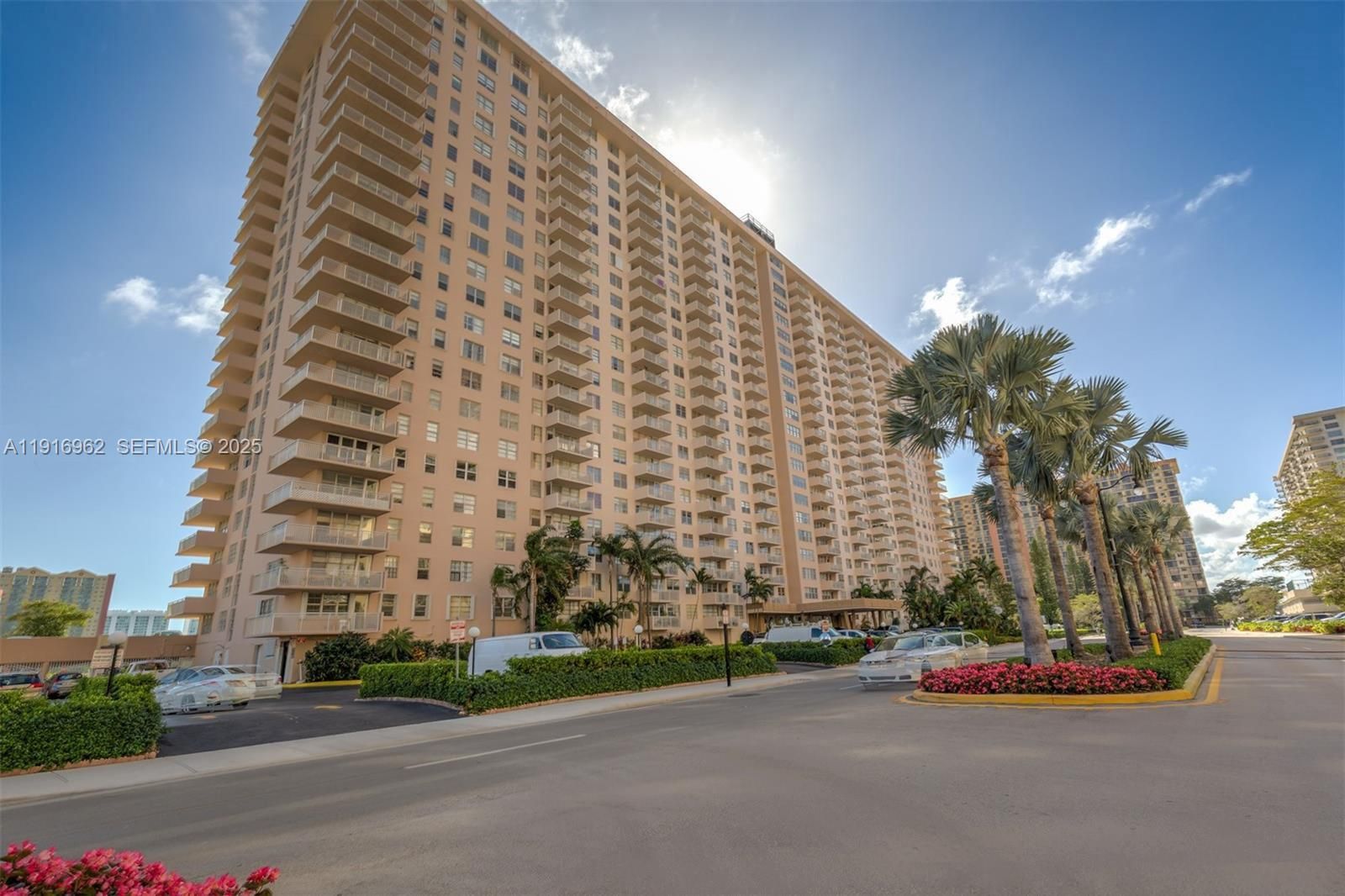 Winston Towers 100 Condos