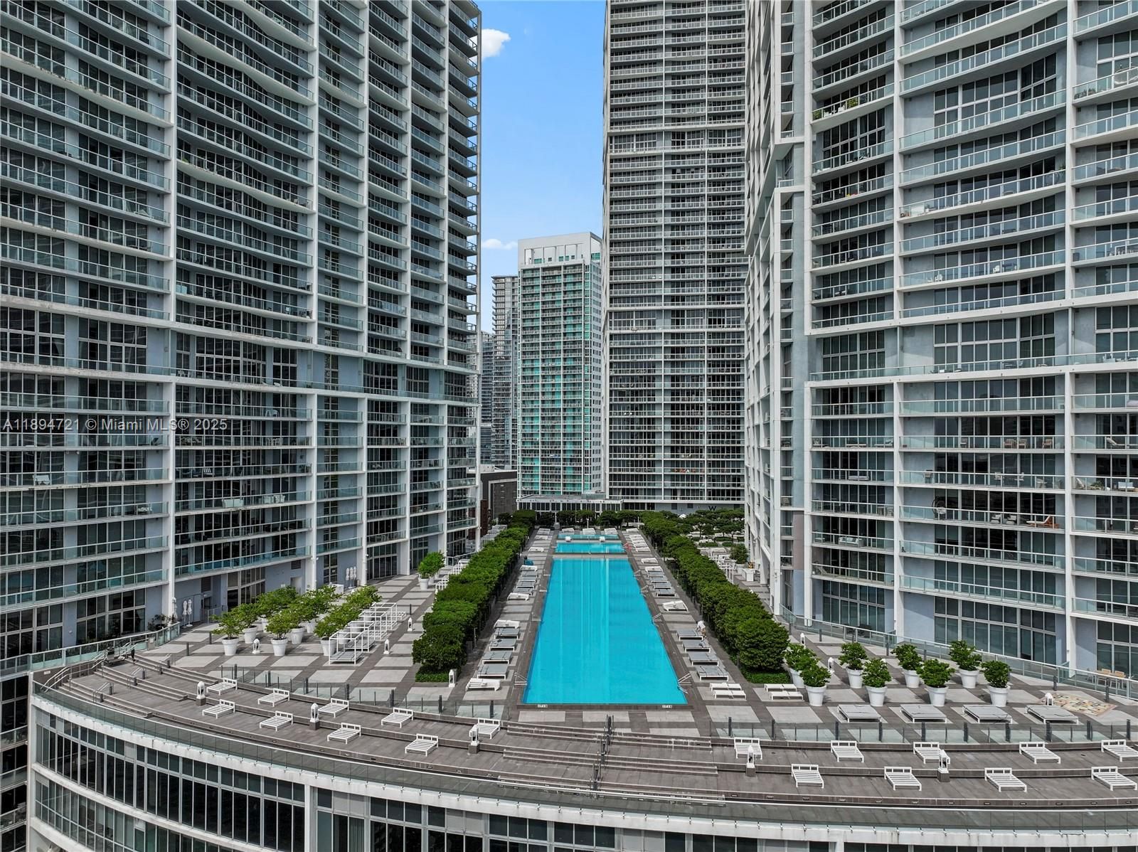 Icon Brickell II