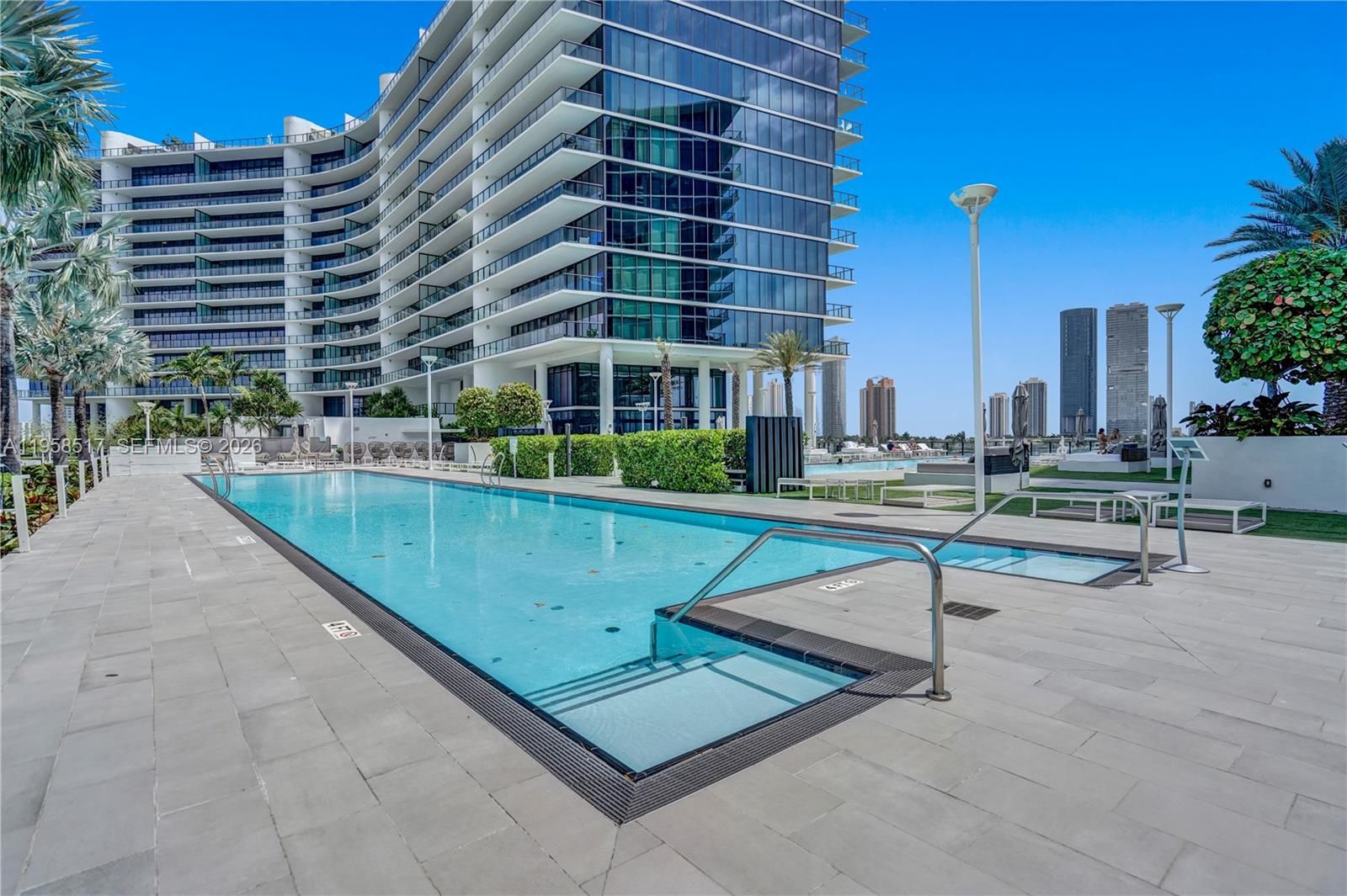 Prive Island Aventura